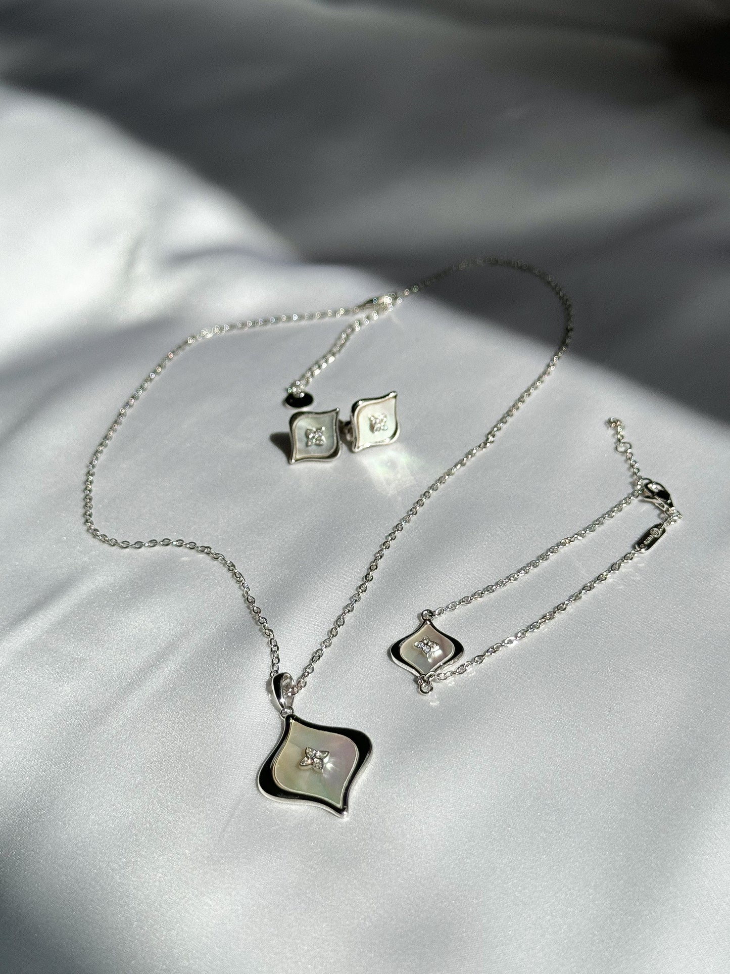 Elysian Bloom Silver  set